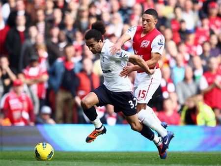 Arsenal và Tottenham đang chỉ hơn nhau 1 bậc và 1 điểm tại Premier League