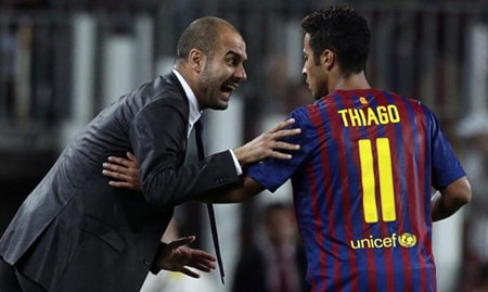 HLV Pep Guardiola đang lôi kéo học trò cũ Thiago Alcantara về Bayern Munich