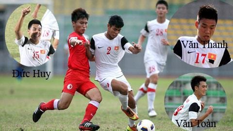 Lê Văn Sơn (2) cùng các đồng đội trong màu áo U19 Việt Nam