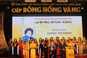 Lễ trao giải Cúp Bông hồng vàng năm 2013. (Ảnh: Vietnam+) 