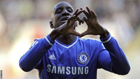 Demba Ba tỏa sáng trong 2 trận liên tiếp cho Chelsea.