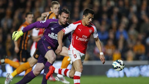 Alexis Sanchez tỏa sáng với cú đúp vào lưới Hull City