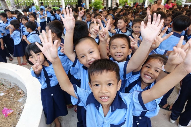 Học sinh trường tiểu học Nguyễn Văn Tạo Xã Hiệp Phước Huyện Nhà Bè TP.HCM đang tổng dợt lần cuối bài đồng diễn chuẩn bị cho ngày khai giảng năm học mới chiều 4-9 - ẢNH: NHƯ HÙNG