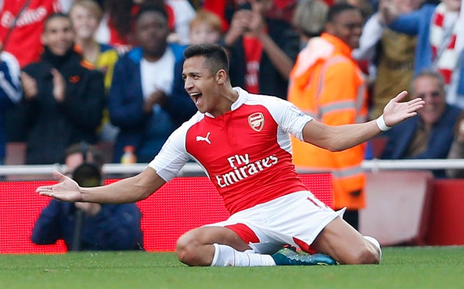 Tiền đạo Alexis Sanchez ăn mừng bàn thắng vào lưới Manchester United - Ảnh: Reuters