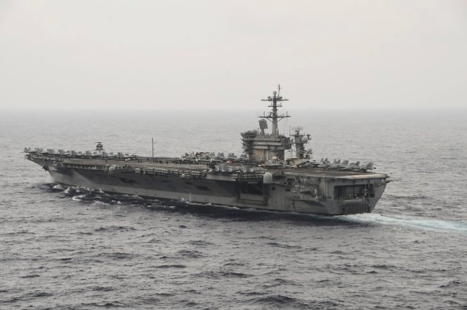 Tàu sân bay USS Theodore Roosevelt ghé qua khu vực biển Đông ngày 29-10 (Reuters)