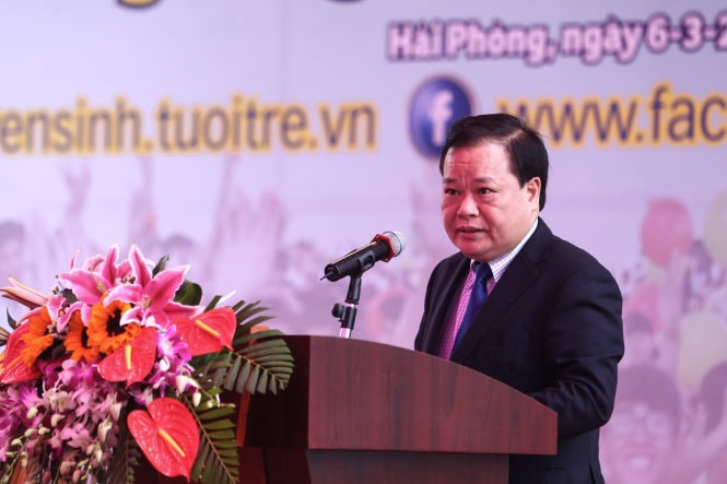 Con gái học ngành công nghệ vẫn rất xinh  