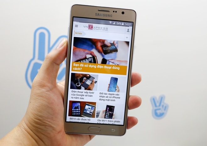 Galaxy On7 - phablet 4G giá tốt