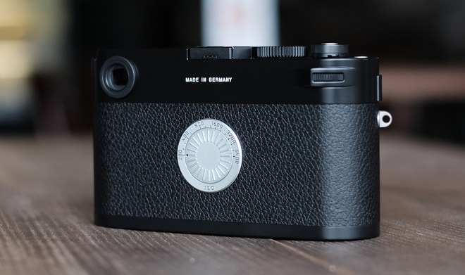 Máy ảnh số không màn hình của Leica về Việt Nam