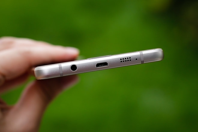 Smartphone khổng lồ có pin 2 ngày của Samsung