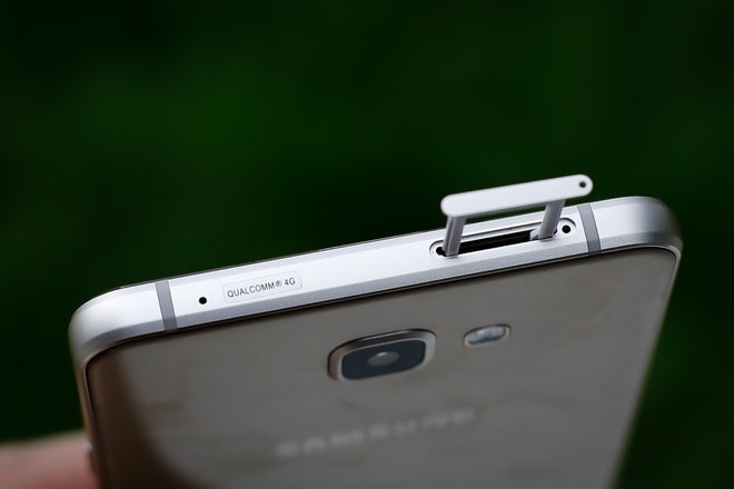 Smartphone khổng lồ có pin 2 ngày của Samsung