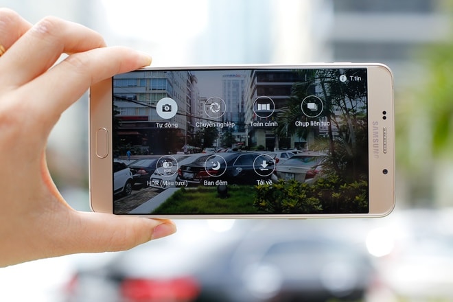 Smartphone khổng lồ có pin 2 ngày của Samsung