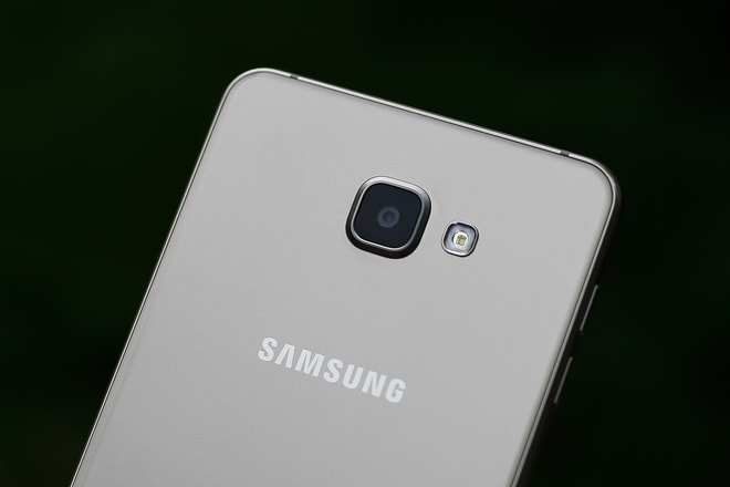 Smartphone khổng lồ có pin 2 ngày của Samsung