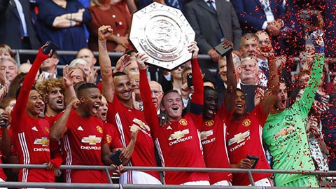 Ibrahimovic tỏa sáng, M.U đăng quang Siêu cúp Anh