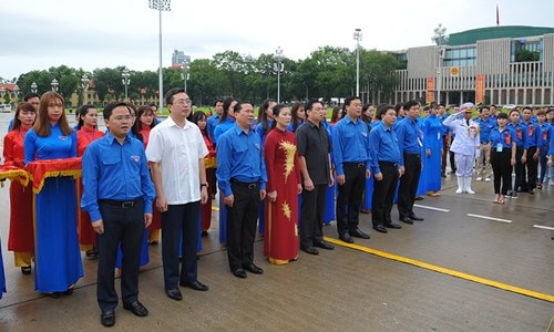 445 đại biểu Thanh niên tiên tiến báo công dâng Bác - ảnh 2