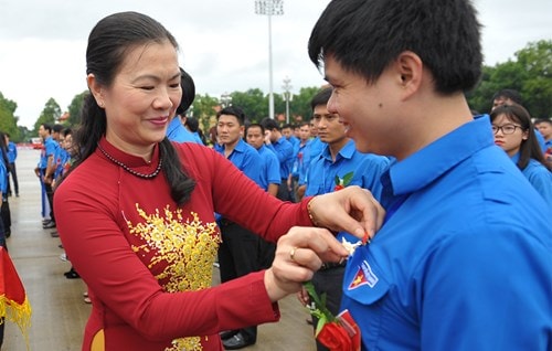 445 đại biểu Thanh niên tiên tiến báo công dâng Bác - ảnh 9