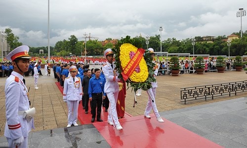 445 đại biểu Thanh niên tiên tiến báo công dâng Bác - ảnh 11