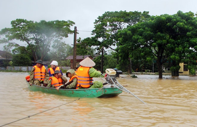 Bão Sarika vào biển Đông, diễn biến khó lường 