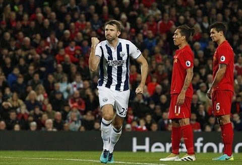 McAuley ghi bàn cho West Brom