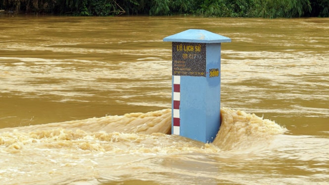 ​Hồ Kẻ Gỗ xả tràn, nhiều khu dân cư ngập lụt 