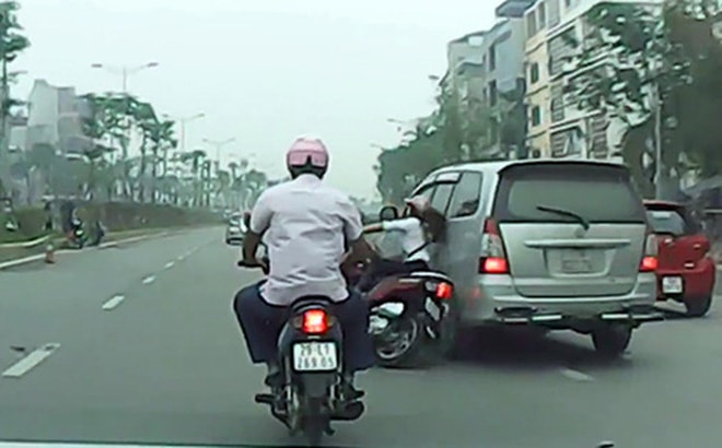 Danh tính chủ xe Innova tạt ngã cô gái, bỏ chạy, lái xe, tài xế, đi xe, ô tô