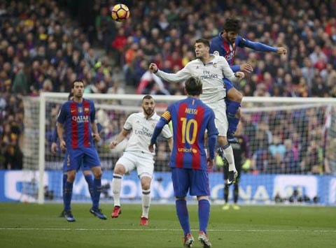 Real đã gây ra nhiều khó khăn cho Barca