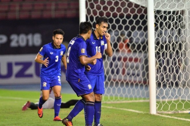 Thắng Myanmar 2-0, Thái Lan đặt một chân vào chung kết