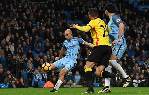 Zabaleta ghi bàn đầu tiên cho Man City sau hơn 2 năm