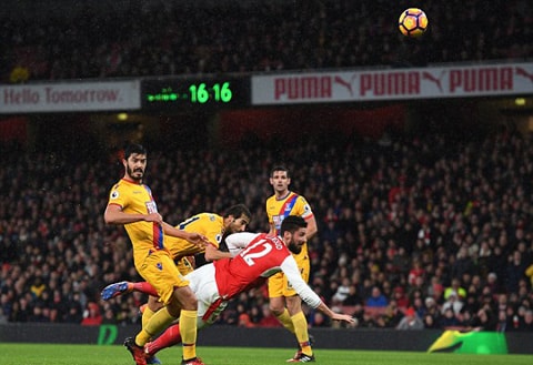 Bàn thắng của Giroud gợi nhớ tới siêu phẩm của Mkhitaryan của M.U trong trận đấu với Sunderland