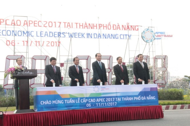 ​Chủ tịch nước bấm nút khởi động đồng hồ đếm ngược APEC 2017 