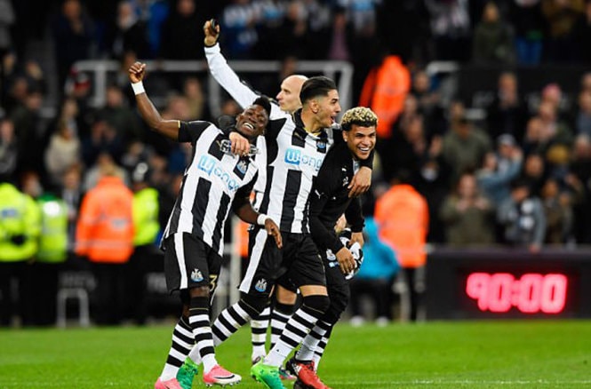 ​Newcastle trở lại Premier League