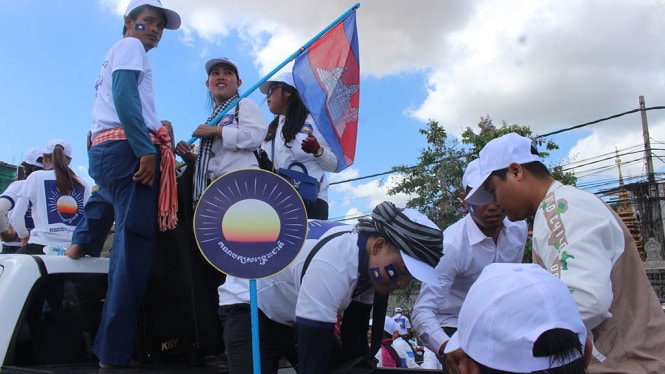 Phnom Penh 'nóng' từng giờ khi đảng lớn xuống đường 