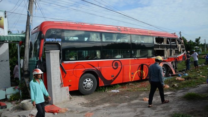 Ba xe giường nằm tông liên hoàn, 3 người chết, nhiều người bị thương 