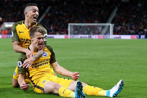 Solly March mở tỷ số cho Brighton