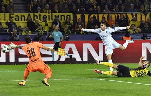 ronaldo-lap-cu-dup-real-lan-dau-thang-tren-san-dortmund-2