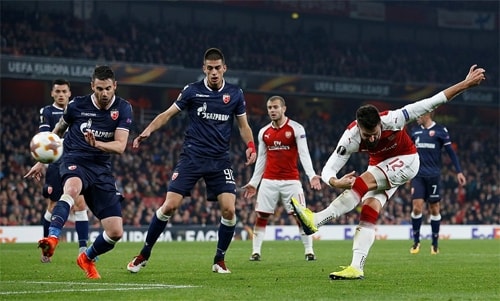 dut-mach-thang-arsenal-van-gianh-ve-som-o-europa-league