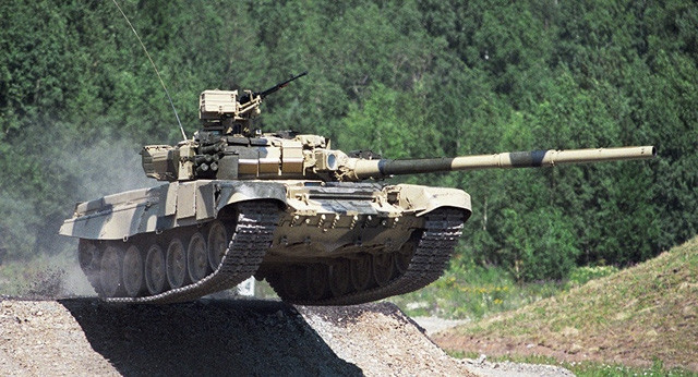 Nga bắt đầu bàn giao xe tăng T-90 cho Việt Nam - Ảnh 1.