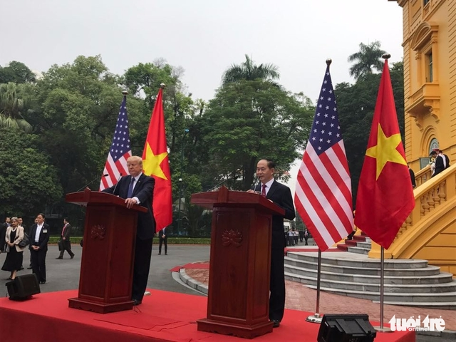 Chủ tịch nước Trần Đại Quang và Tổng thống Donald Trump họp báo - Ảnh 1.