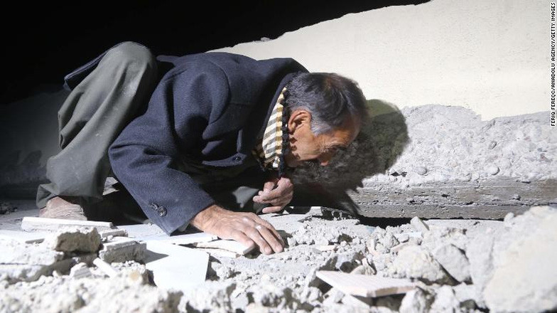Nhiều ngôi làng ở Iran biến mất sau động đất - Ảnh 9.