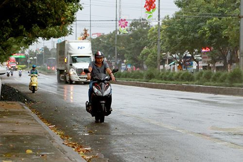 TP Cam Ranh, Khánh Hòa sáng nay mưa gió nhẹ. Ảnh: Xuân Ngọc.