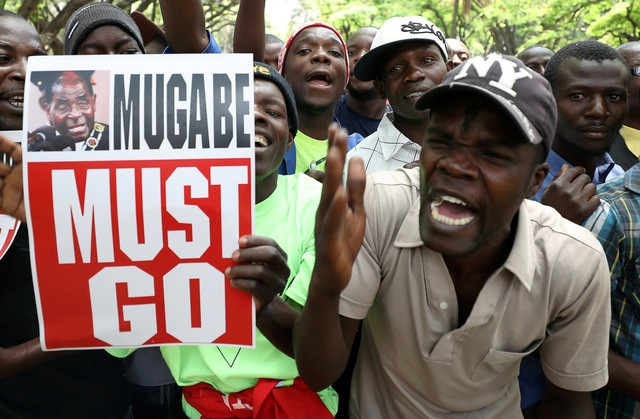 Ông Mugabe chính thức từ chức tổng thống Zimbabwe - Ảnh 4.