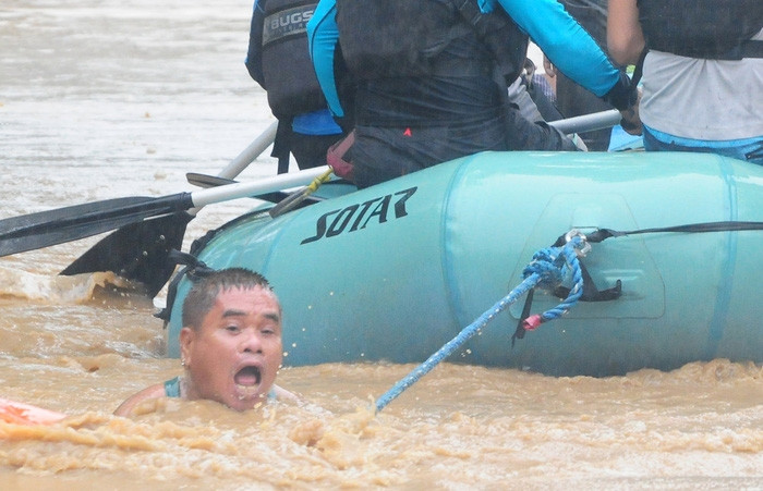 30 người đã thiệt mạng vì bão Tembin ở Philippines - Ảnh 2.