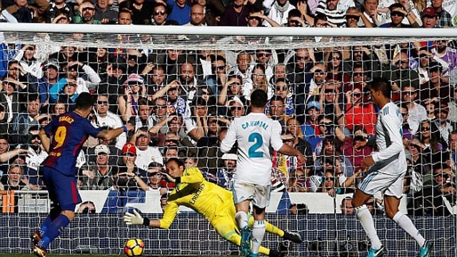 Suarez là tác giả bàn thắng mở tỷ số