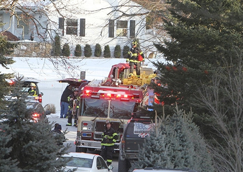 Lính cứu hỏa tại nhà của ông bà Clinton ở khu Chappaqua, bang New York. 