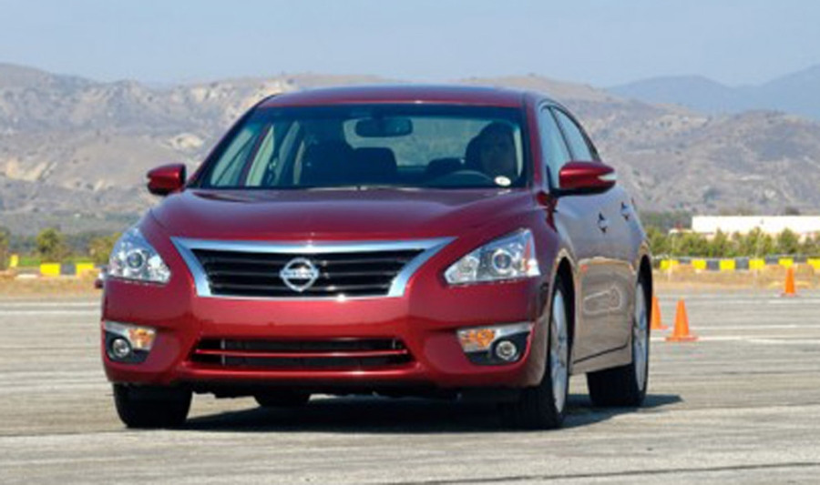 Nissan Sunny,ô tô Nissan,Nissan X-Trail,ô tô giảm giá,Giá ô tô,ô tô Nhật,ô tô giá rẻ,ô tô nhập khẩu