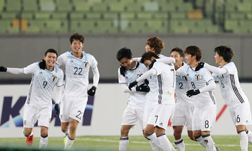 Niềm vui của Nhật Bản sau khi giành quyền vào tứ kết sớm. Ảnh: AFC.