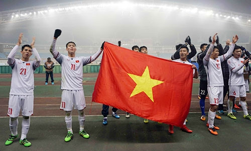 Cầu thủ U23 Việt Nam thể hiện lối đá phòng thủ chặt chẽ, tạo nên kỳ tích. Ảnh: Anh Khoa.