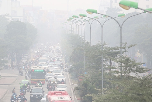 Hiện tượng sương mù về đêm và sáng sẽ tiếp tục diễn ra tại thủ đô Hà Nội đến hết tuần. Ảnh: Ngọc Thành.