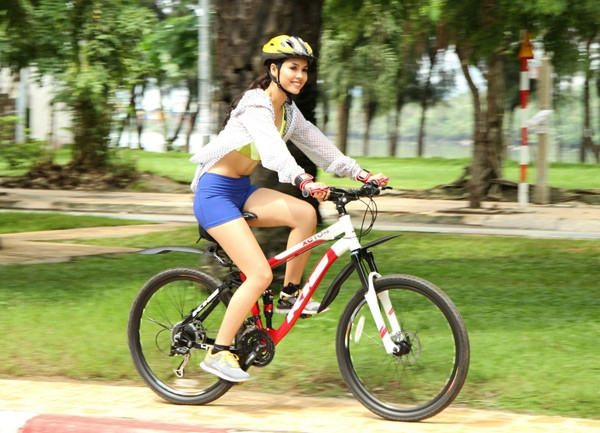 Đạp xe là cách loại bỏ mỡ thừa toàn thân.