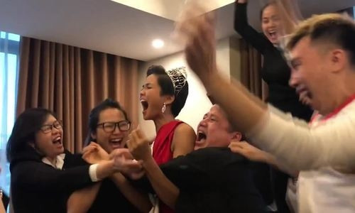 Hoa hậu H'Hen Niê gào thét khi U23 Việt Nam chiến thắng