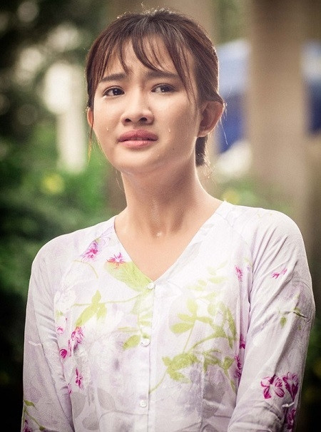 Thanh Vy hóa thân gái quê trong phim.